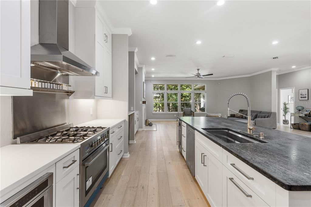 For Sale: $575,000 (3 beds, 3 baths, 2368 Square Feet)