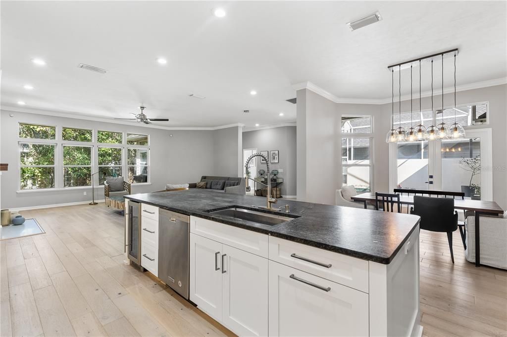 For Sale: $575,000 (3 beds, 3 baths, 2368 Square Feet)