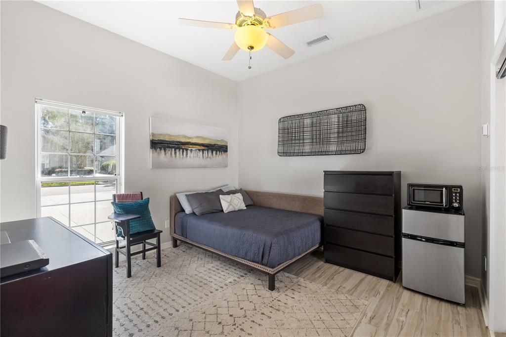 For Sale: $575,000 (3 beds, 3 baths, 2368 Square Feet)