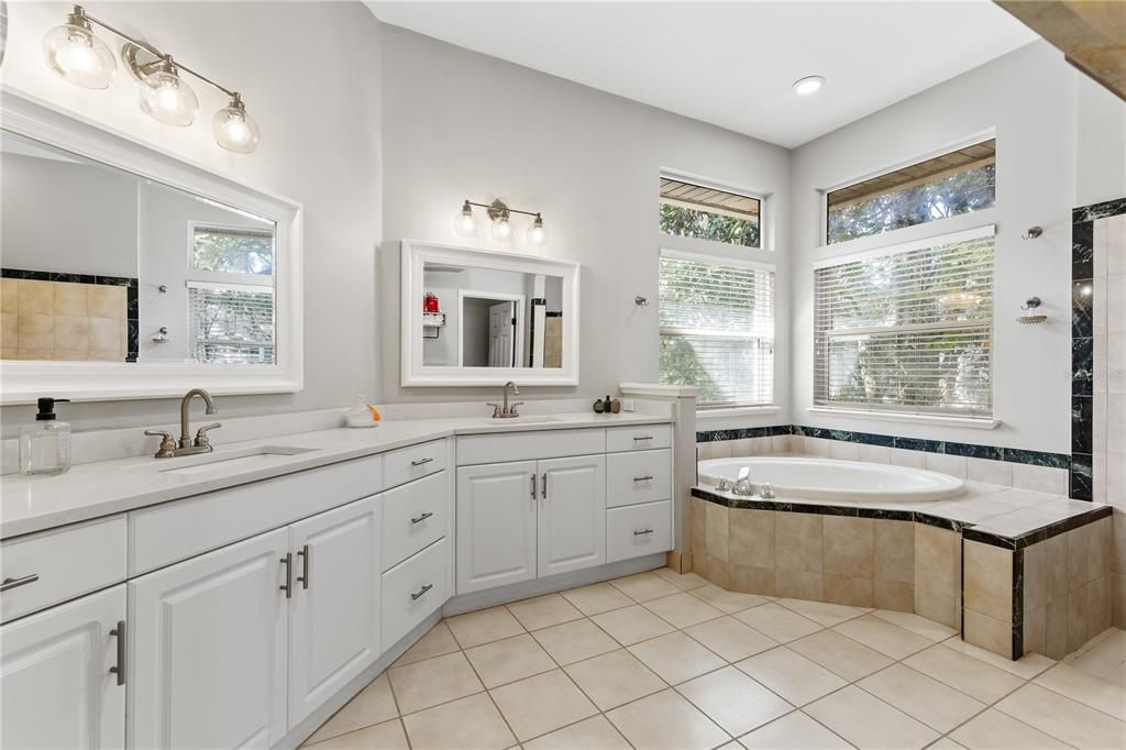 For Sale: $575,000 (3 beds, 3 baths, 2368 Square Feet)