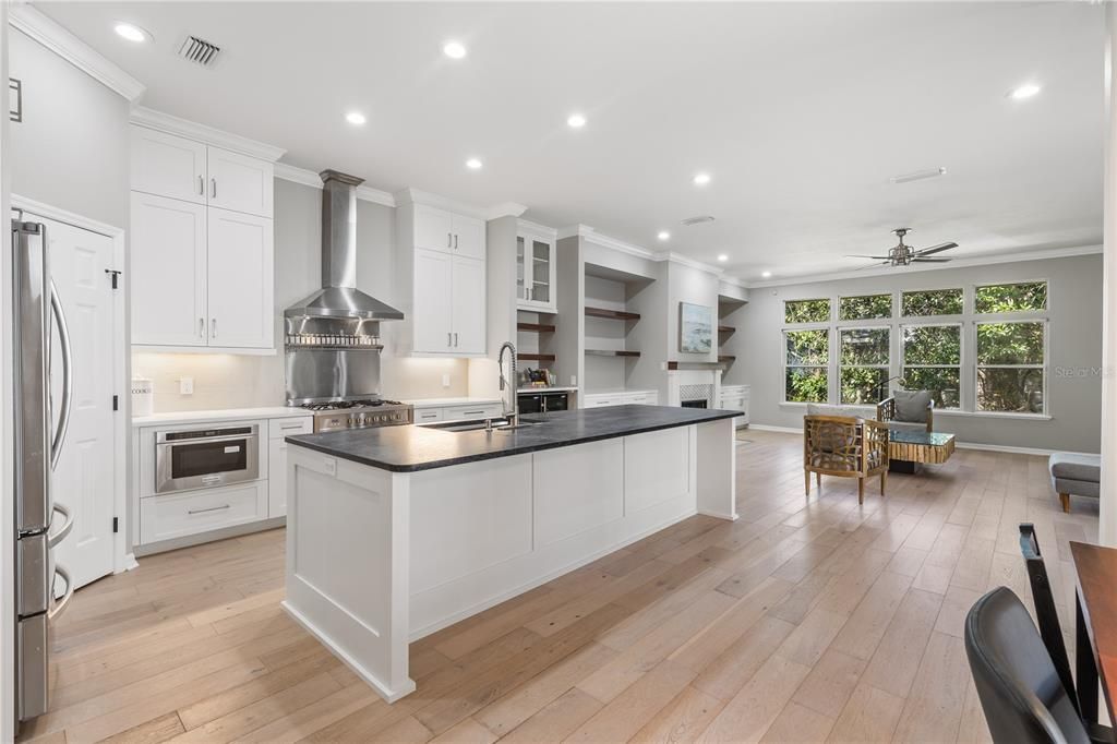 For Sale: $575,000 (3 beds, 3 baths, 2368 Square Feet)