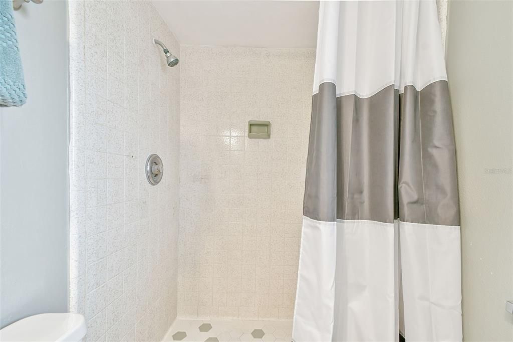 En Venta: $624,000 (4 camas, 0 baños, 2109 Pies cuadrados)