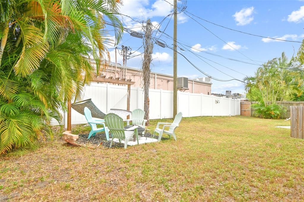 En Venta: $624,000 (4 camas, 0 baños, 2109 Pies cuadrados)