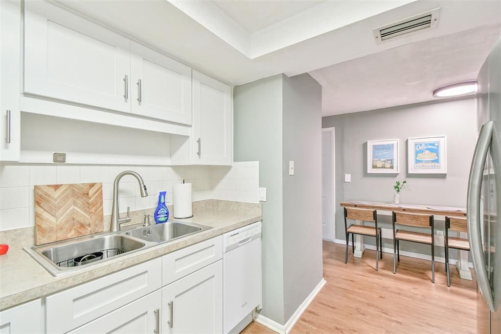 En Venta: $624,000 (4 camas, 0 baños, 2109 Pies cuadrados)