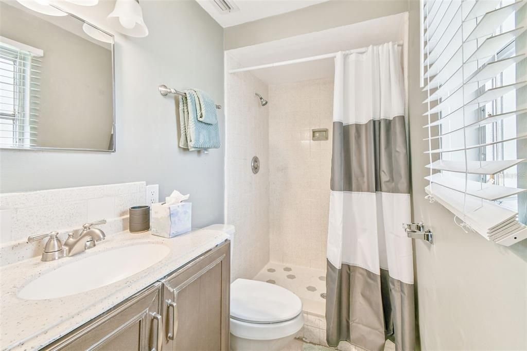 En Venta: $624,000 (4 camas, 0 baños, 2109 Pies cuadrados)