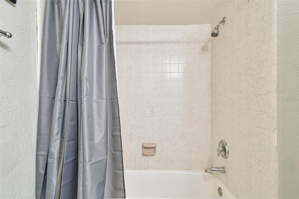 En Venta: $624,000 (4 camas, 0 baños, 2109 Pies cuadrados)