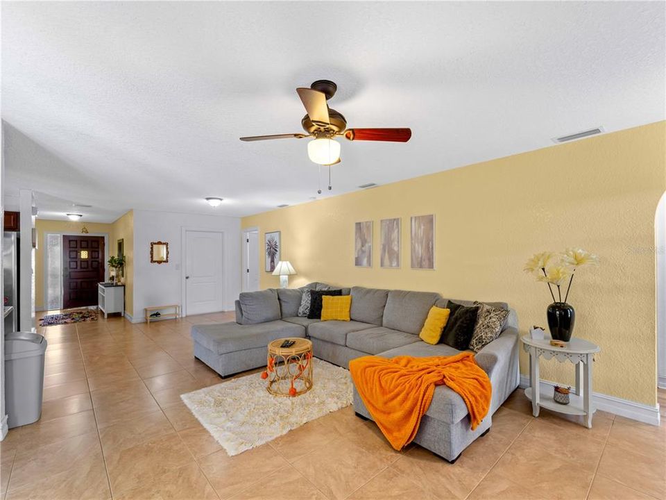 For Sale: $374,900 (3 beds, 2 baths, 2000 Square Feet)
