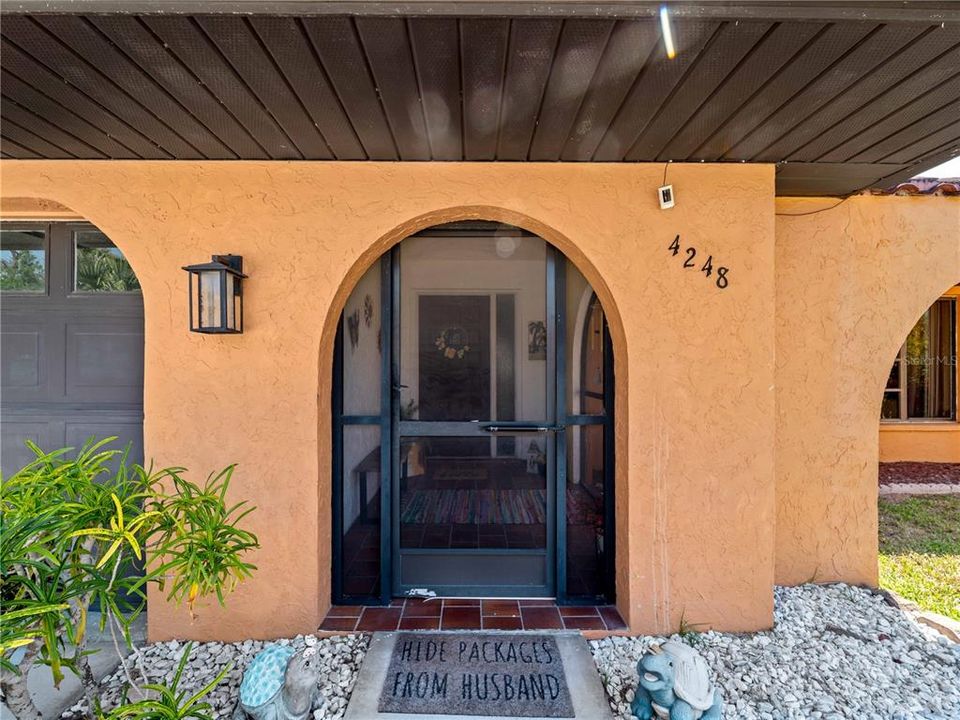 For Sale: $374,900 (3 beds, 2 baths, 2000 Square Feet)