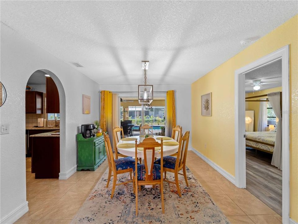 For Sale: $374,900 (3 beds, 2 baths, 2000 Square Feet)