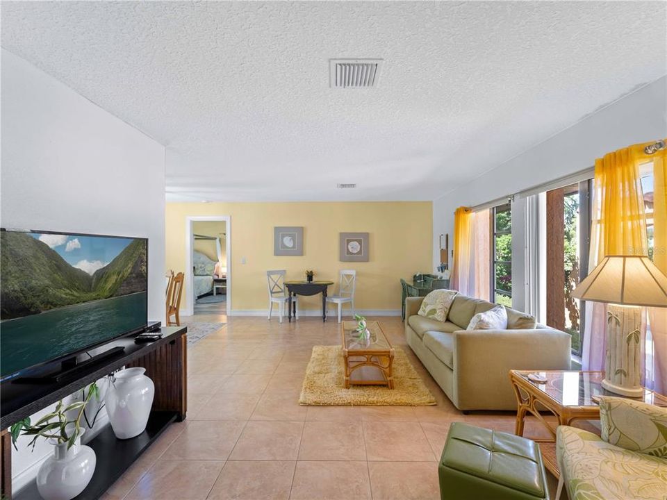 For Sale: $374,900 (3 beds, 2 baths, 2000 Square Feet)