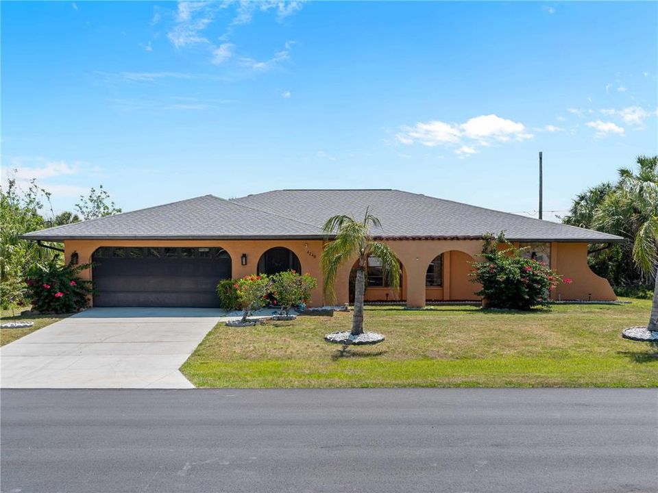 For Sale: $374,900 (3 beds, 2 baths, 2000 Square Feet)