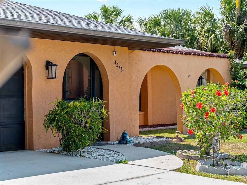 For Sale: $374,900 (3 beds, 2 baths, 2000 Square Feet)