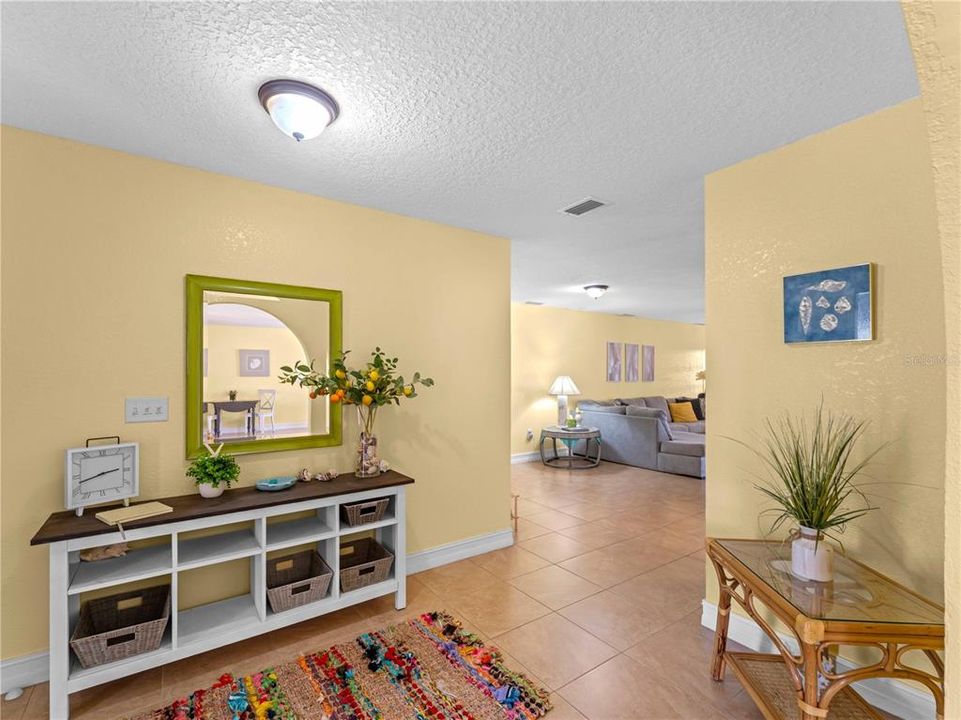 For Sale: $374,900 (3 beds, 2 baths, 2000 Square Feet)