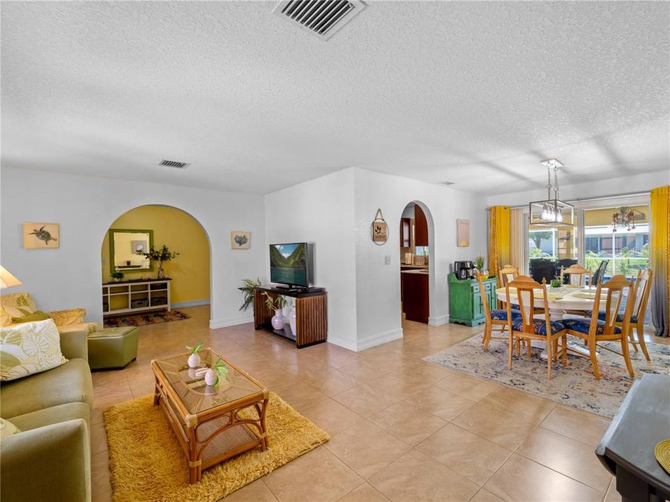 For Sale: $374,900 (3 beds, 2 baths, 2000 Square Feet)