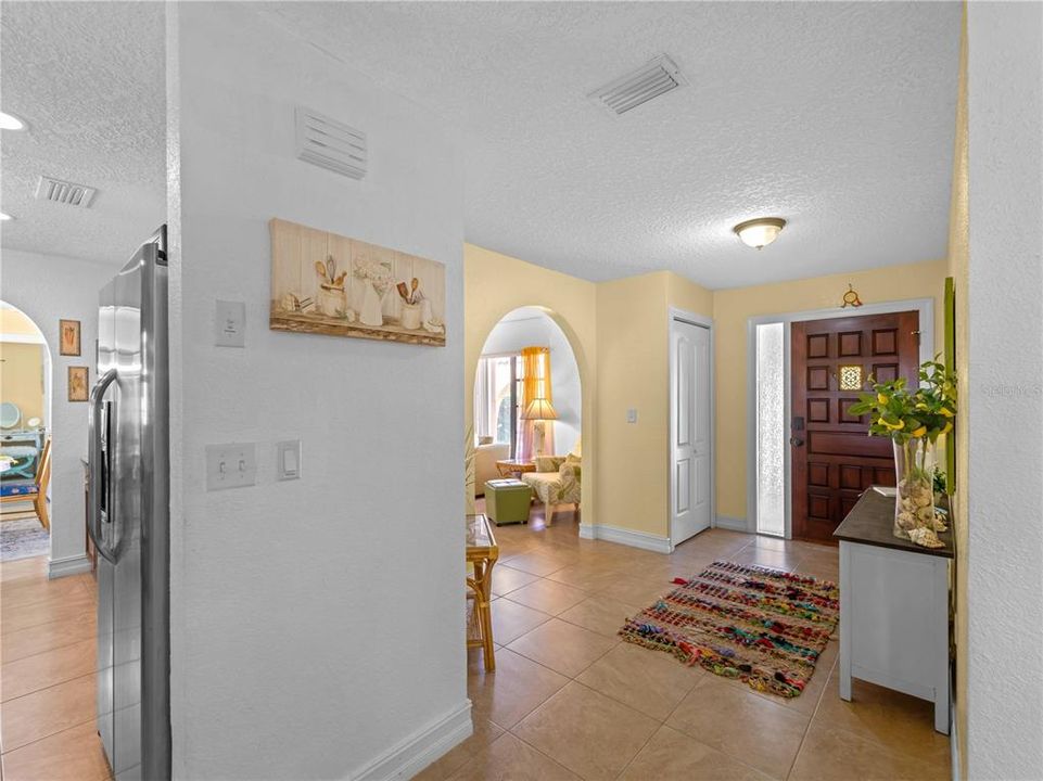 For Sale: $374,900 (3 beds, 2 baths, 2000 Square Feet)