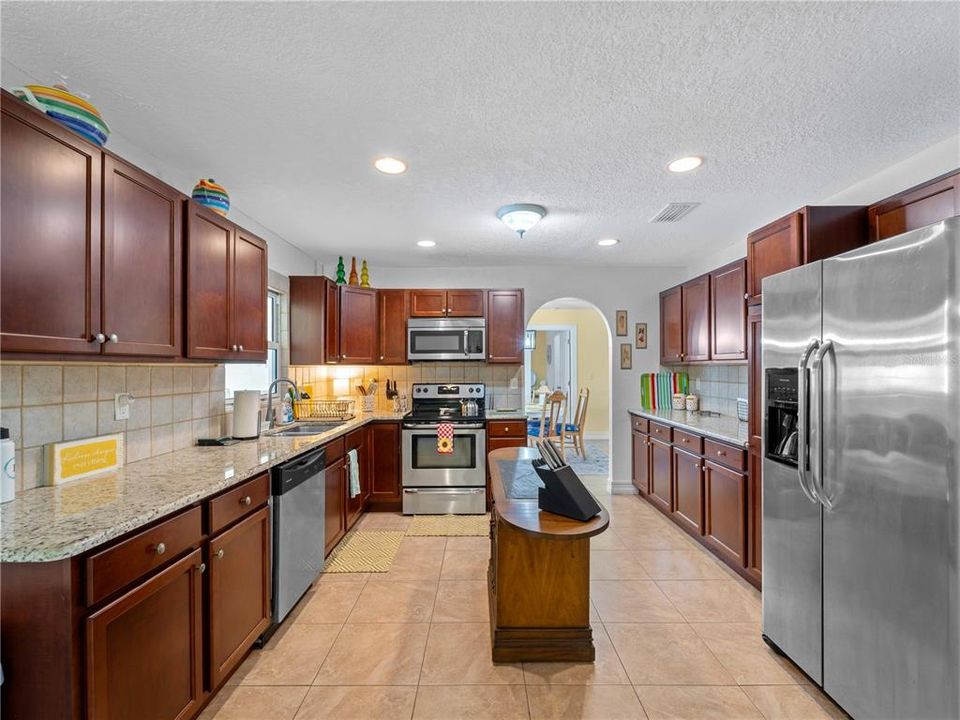 For Sale: $374,900 (3 beds, 2 baths, 2000 Square Feet)