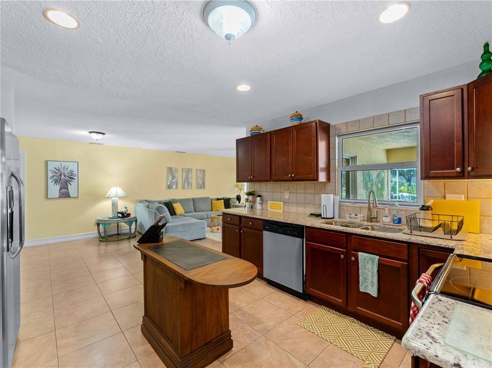 For Sale: $374,900 (3 beds, 2 baths, 2000 Square Feet)