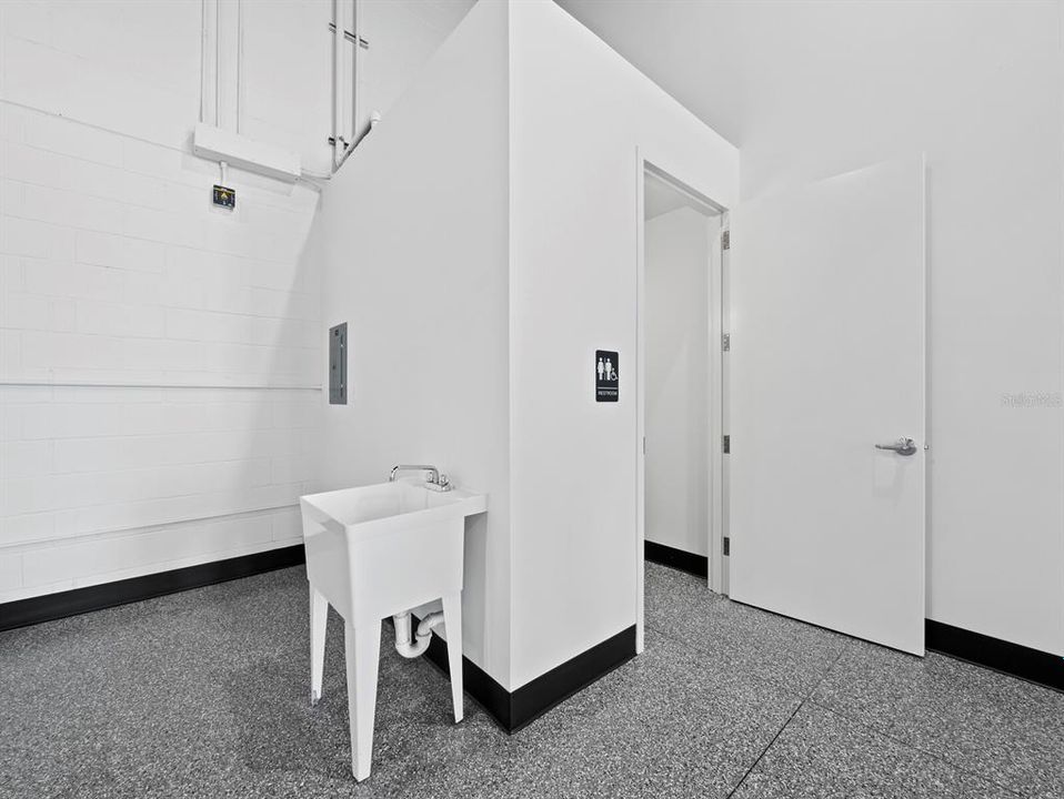 合同活跃: $749,000 (0 贝兹, 0 浴室, 1536 平方英尺)