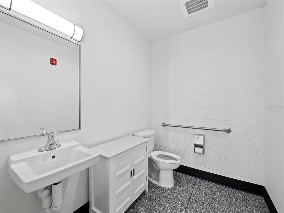 合同活跃: $749,000 (0 贝兹, 0 浴室, 1536 平方英尺)