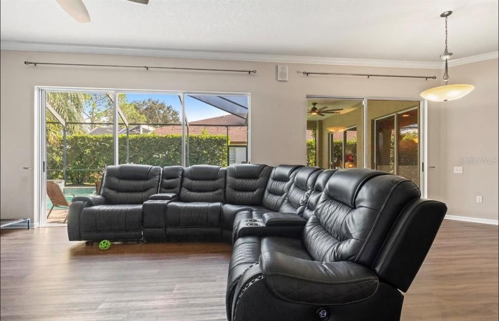 For Sale: $574,900 (4 beds, 3 baths, 3032 Square Feet)