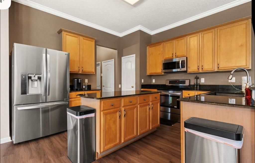 For Sale: $574,900 (4 beds, 3 baths, 3032 Square Feet)