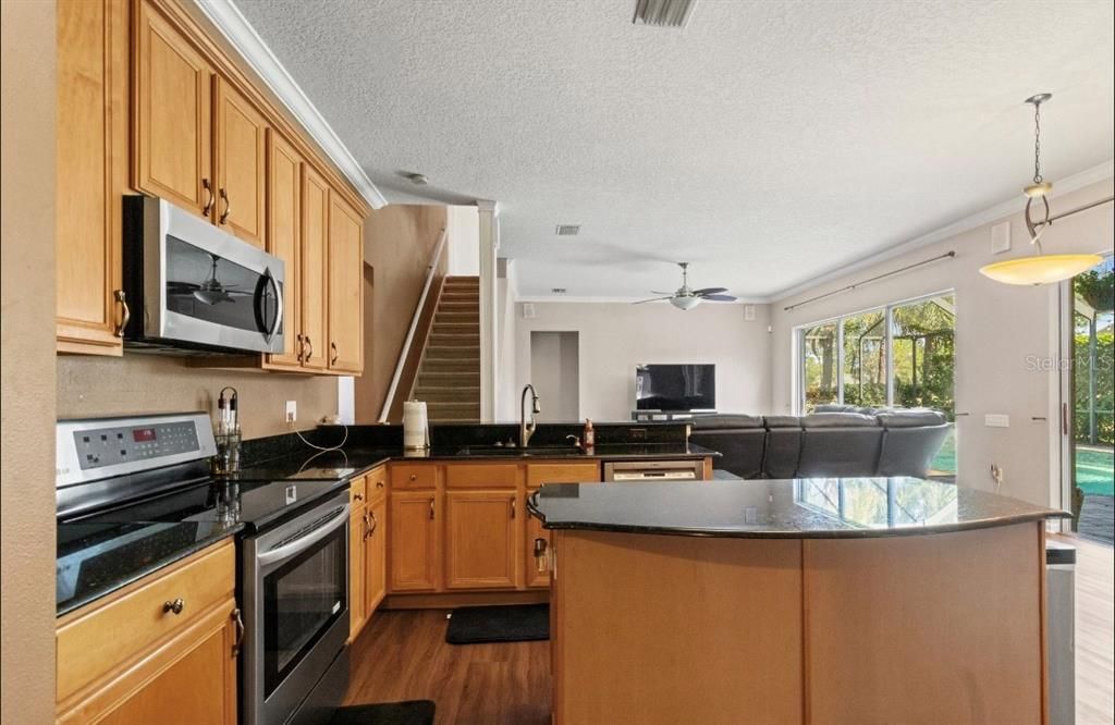 For Sale: $574,900 (4 beds, 3 baths, 3032 Square Feet)