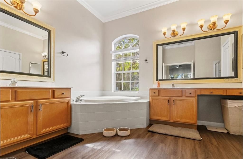 For Sale: $574,900 (4 beds, 3 baths, 3032 Square Feet)