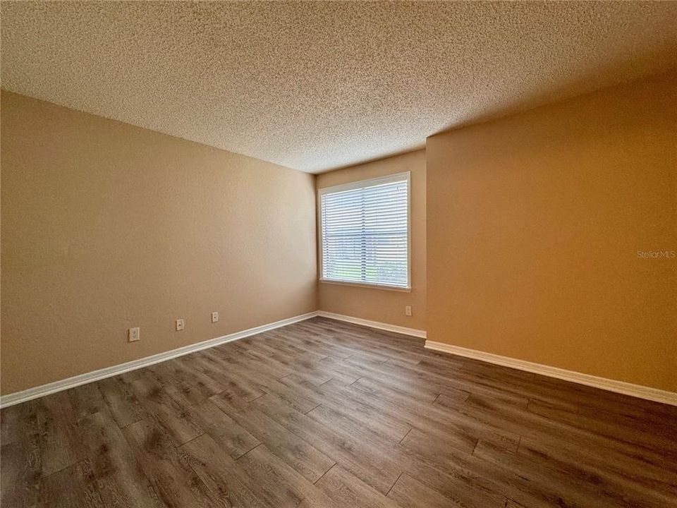 For Rent: $1,450 (1 beds, 1 baths, 749 Square Feet)