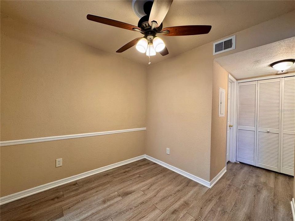 For Rent: $1,450 (1 beds, 1 baths, 749 Square Feet)