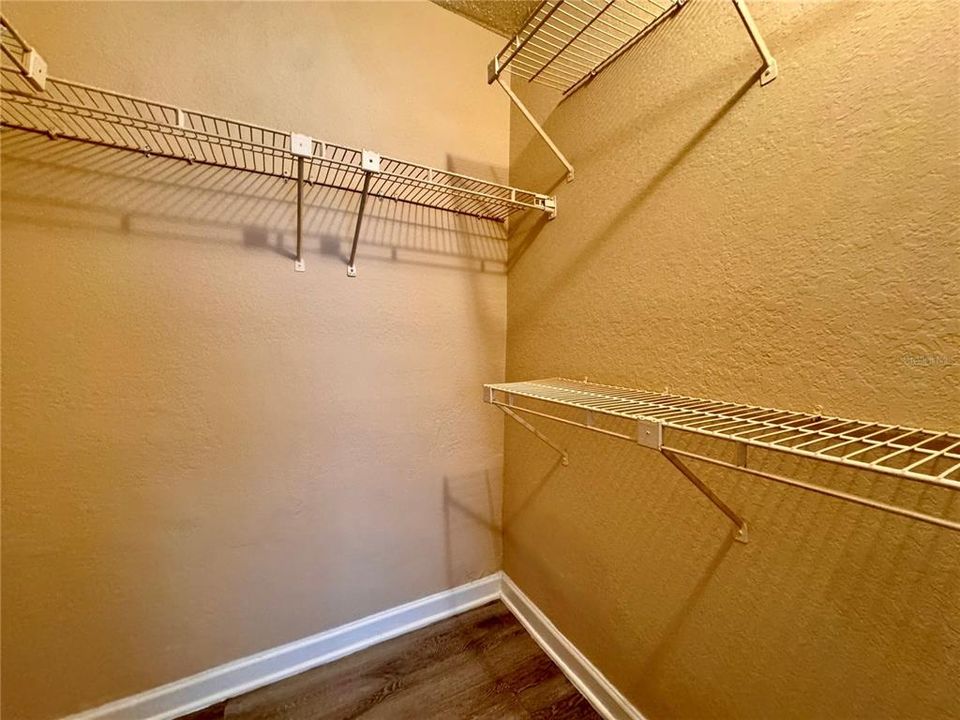 For Rent: $1,450 (1 beds, 1 baths, 749 Square Feet)