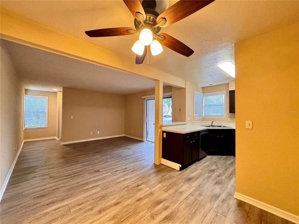 For Rent: $1,450 (1 beds, 1 baths, 749 Square Feet)