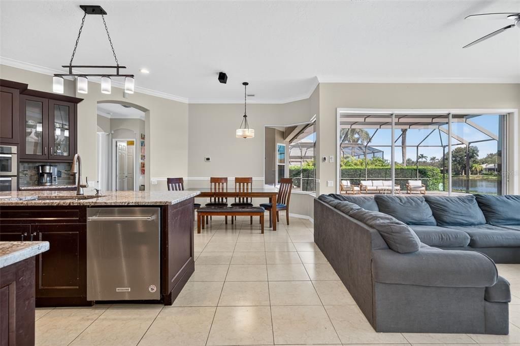 En Venta: $1,150,000 (4 camas, 3 baños, 3583 Pies cuadrados)