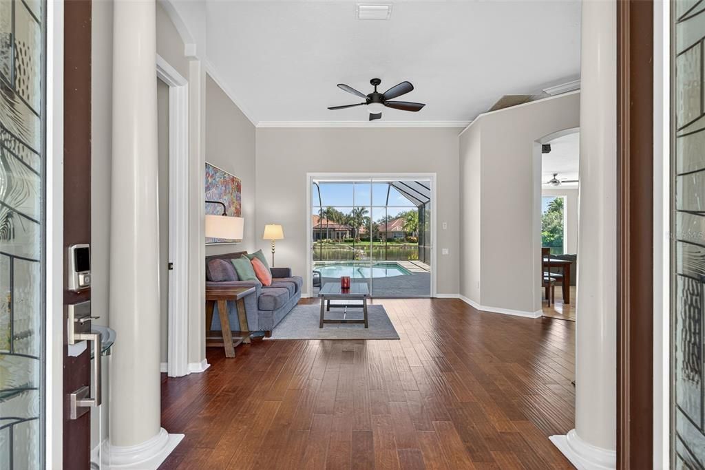 En Venta: $1,150,000 (4 camas, 3 baños, 3583 Pies cuadrados)