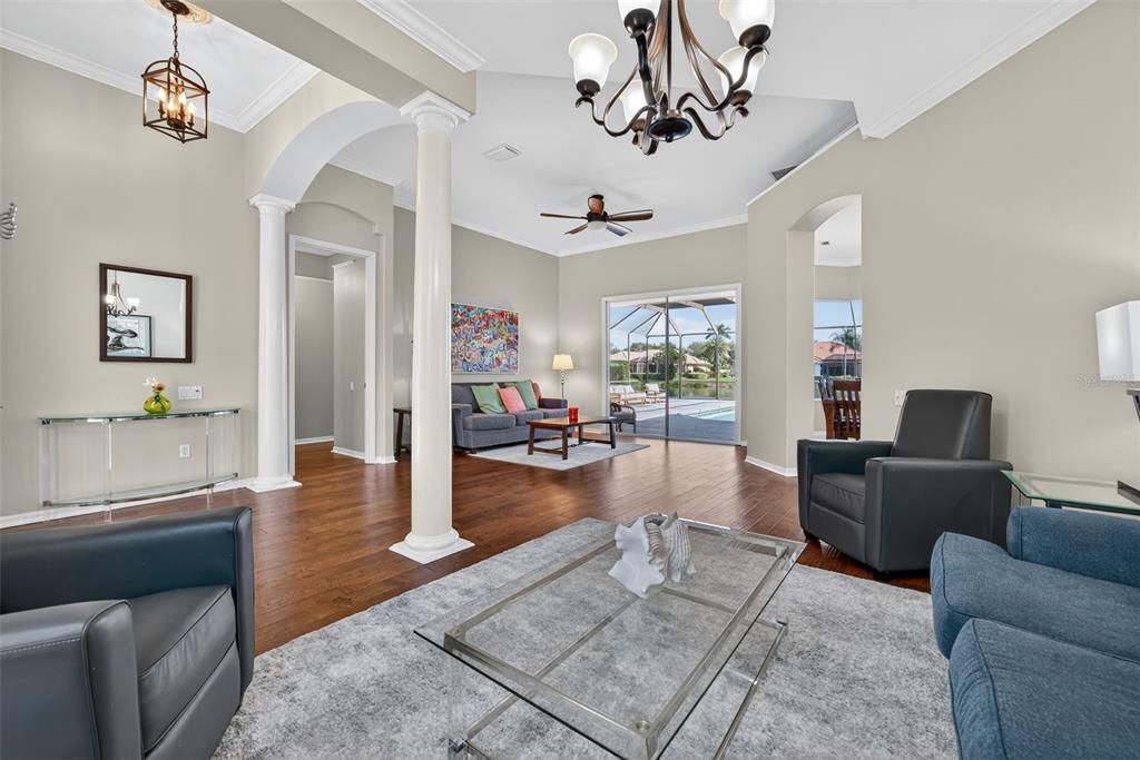 En Venta: $1,150,000 (4 camas, 3 baños, 3583 Pies cuadrados)