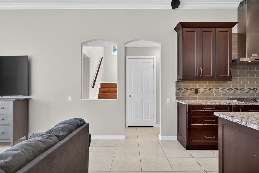 En Venta: $1,150,000 (4 camas, 3 baños, 3583 Pies cuadrados)