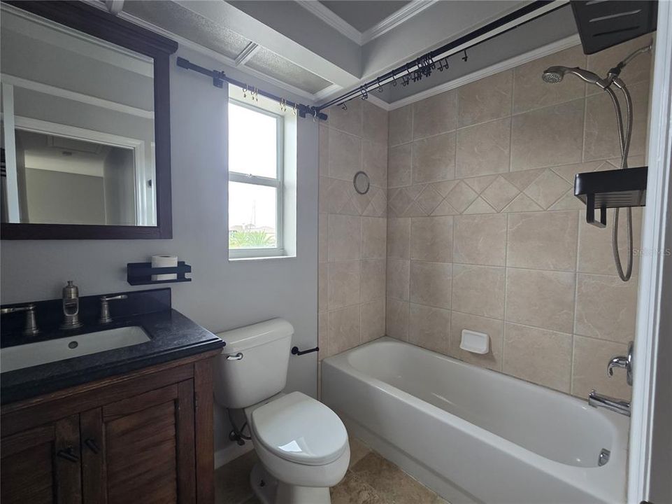 В аренду: $3,300 (4 спален, 2 ванн, 2042 Квадратных фут)