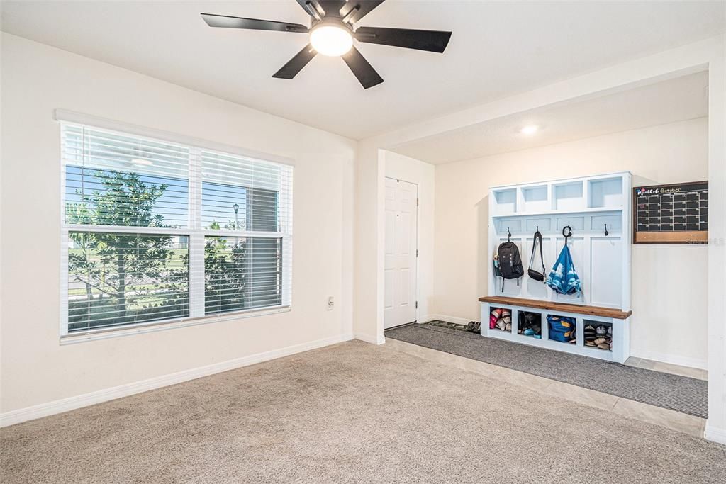 En Venta: $393,990 (5 camas, 3 baños, 2605 Pies cuadrados)