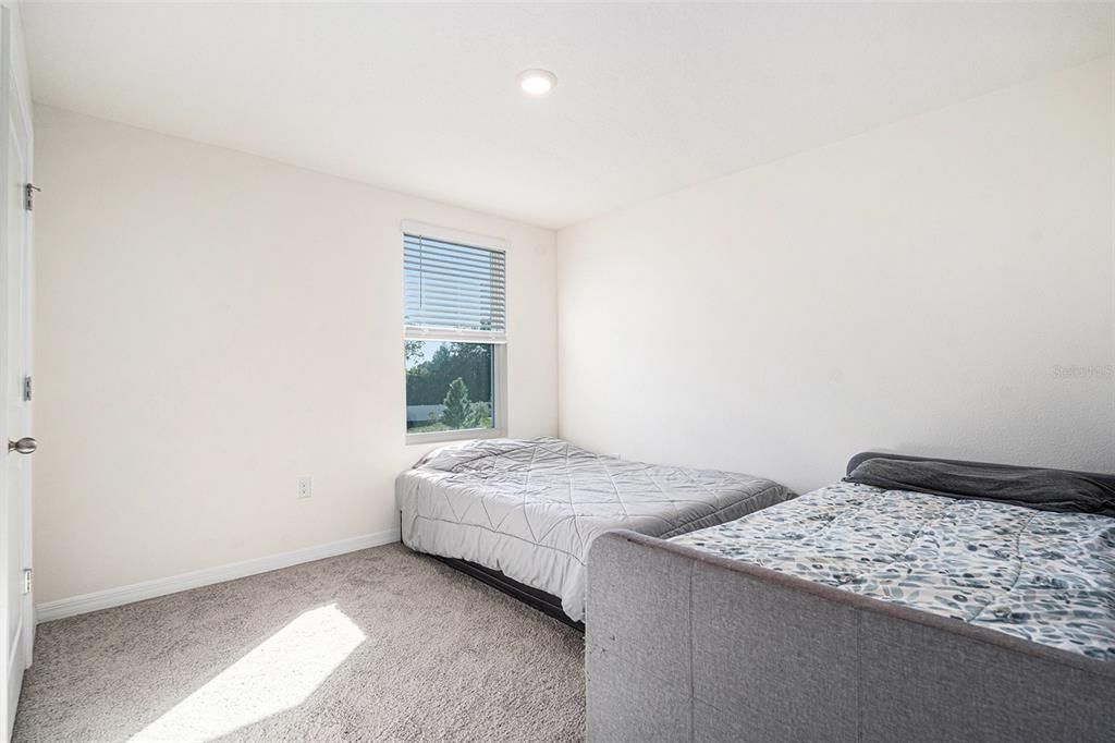 En Venta: $393,990 (5 camas, 3 baños, 2605 Pies cuadrados)