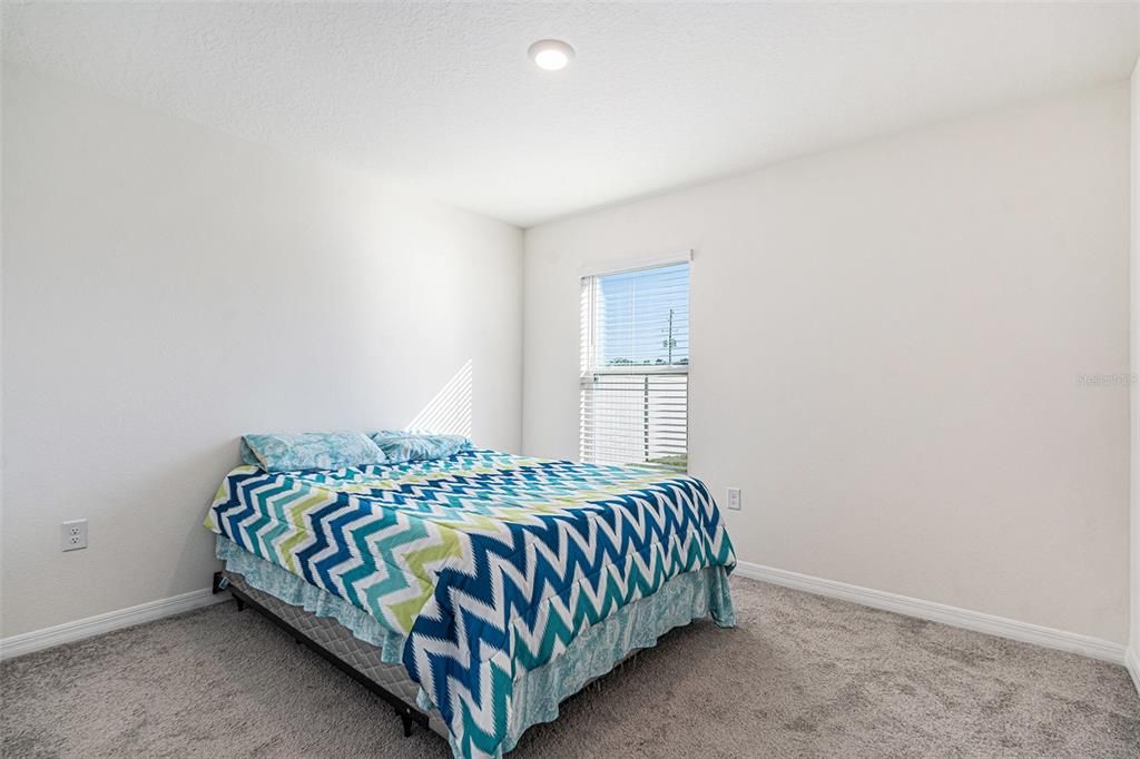 En Venta: $393,990 (5 camas, 3 baños, 2605 Pies cuadrados)