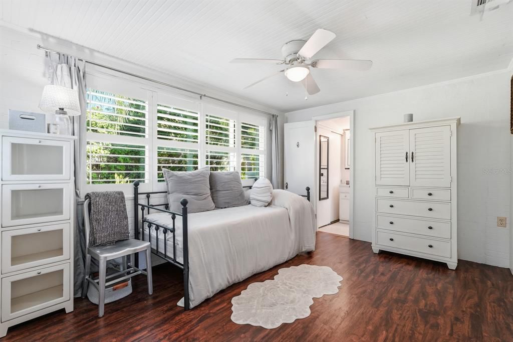 For Sale: $369,000 (3 beds, 2 baths, 1527 Square Feet)