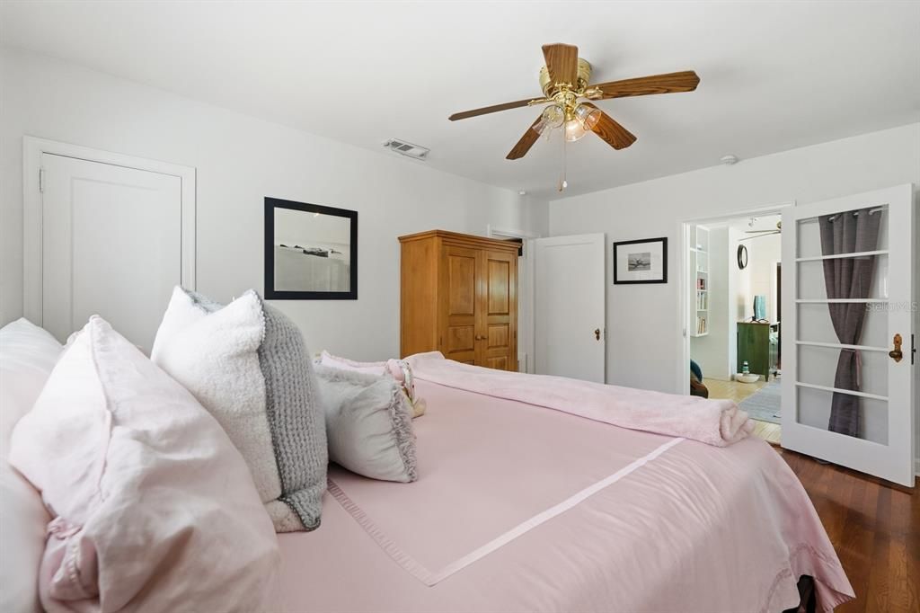 For Sale: $369,000 (3 beds, 2 baths, 1527 Square Feet)