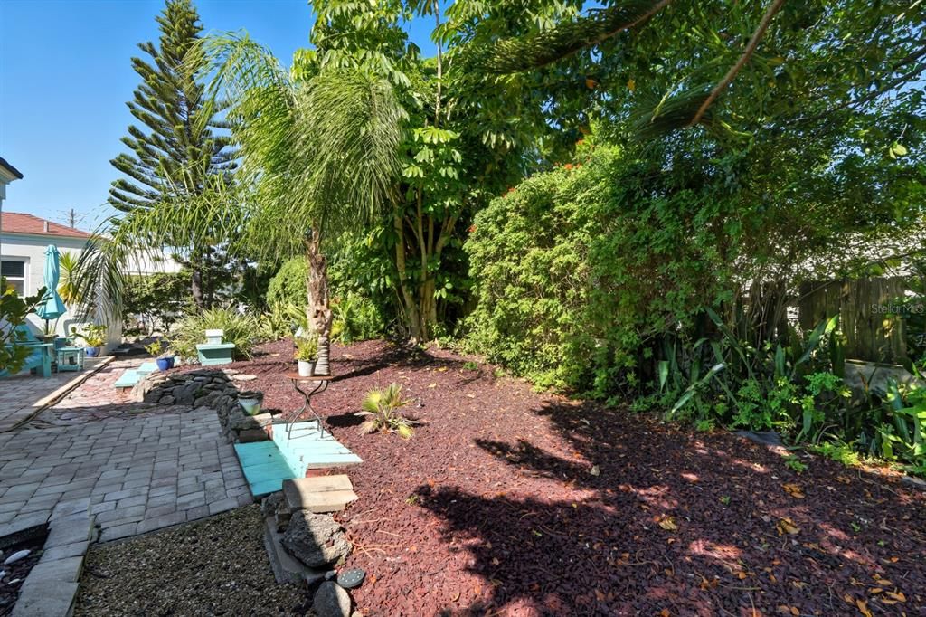 For Sale: $369,000 (3 beds, 2 baths, 1527 Square Feet)