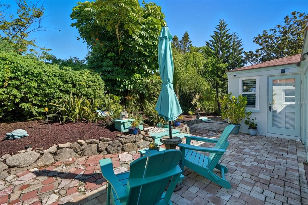 For Sale: $369,000 (3 beds, 2 baths, 1527 Square Feet)