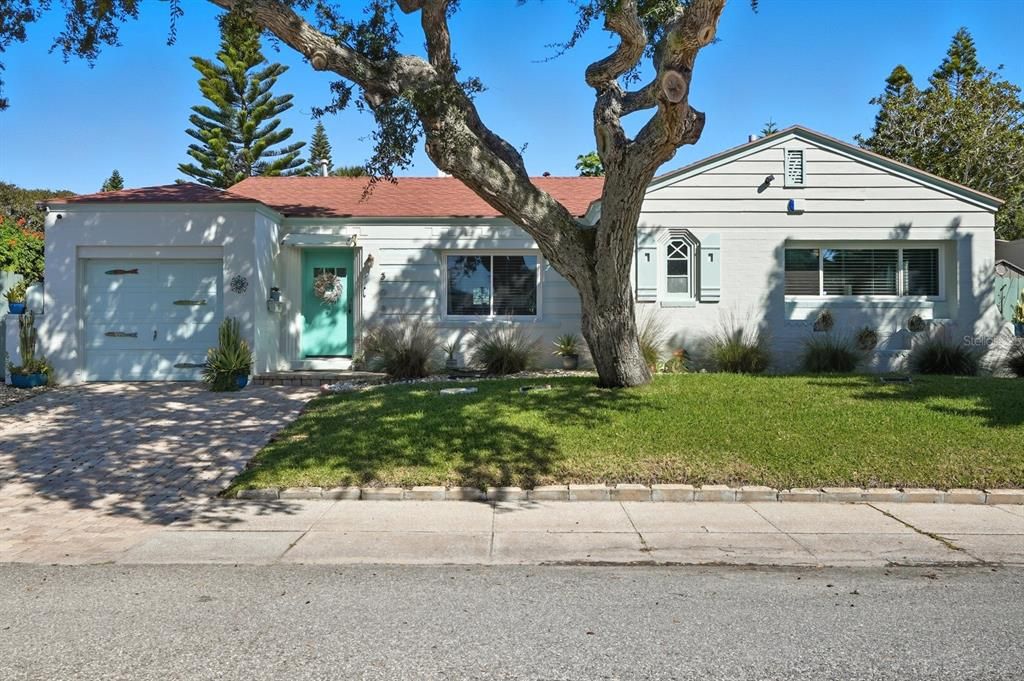 For Sale: $369,000 (3 beds, 2 baths, 1527 Square Feet)