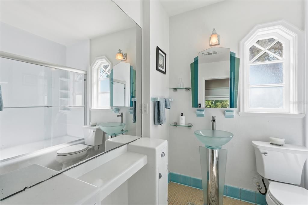 For Sale: $369,000 (3 beds, 2 baths, 1527 Square Feet)