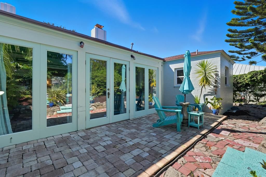 For Sale: $369,000 (3 beds, 2 baths, 1527 Square Feet)