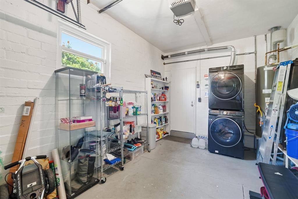 For Sale: $369,000 (3 beds, 2 baths, 1527 Square Feet)