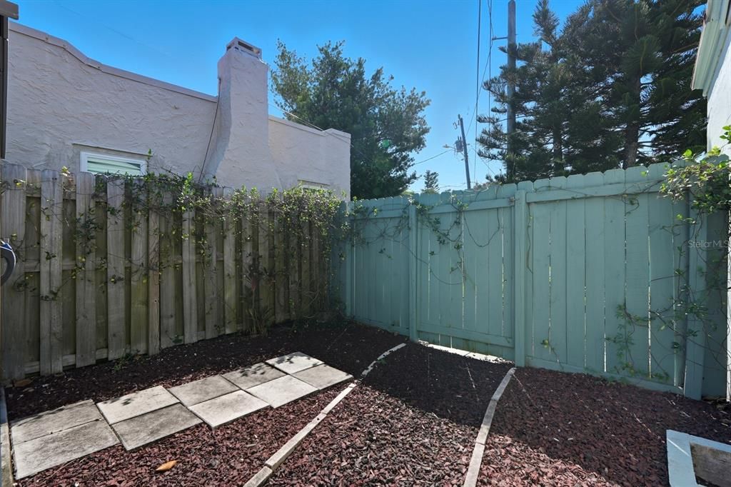 For Sale: $369,000 (3 beds, 2 baths, 1527 Square Feet)