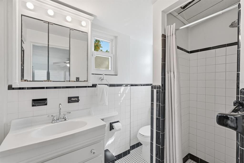 For Sale: $369,000 (3 beds, 2 baths, 1527 Square Feet)