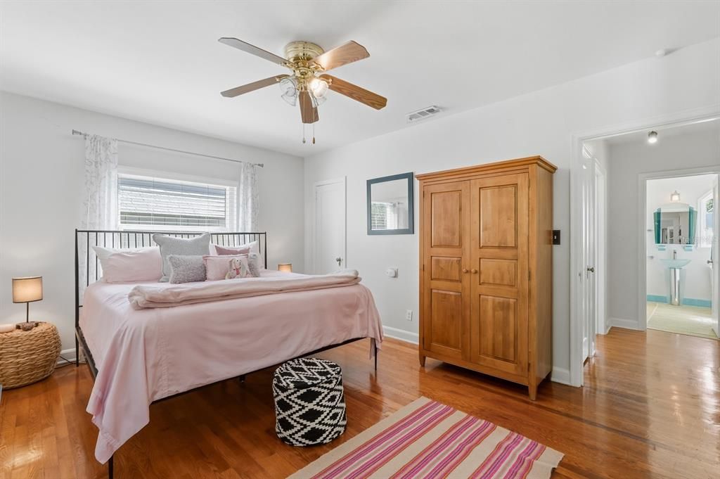 For Sale: $369,000 (3 beds, 2 baths, 1527 Square Feet)